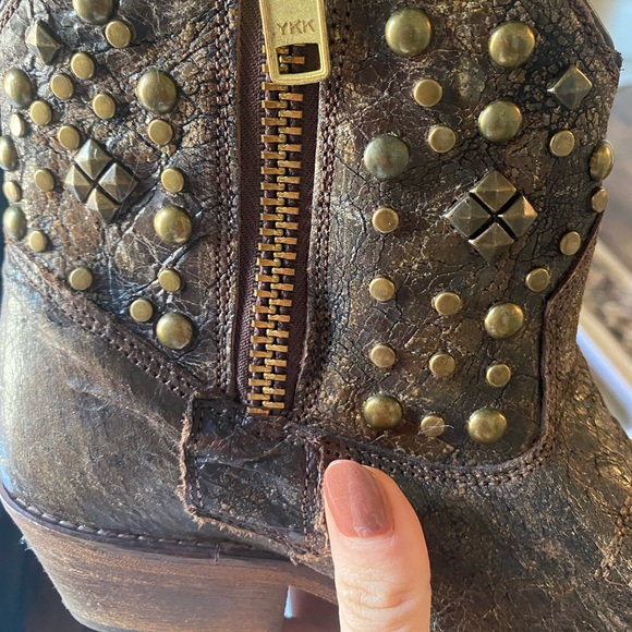 Steve Madden Brown Leather Pointed Toe Ankle Boots - Embellished Studded Cowgirl - Picture 3 of 6